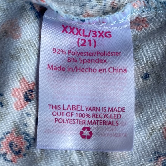 No Boundaries adorable long sleeve top w dainty floral print. Juniors XXL - Picture 7 of 7